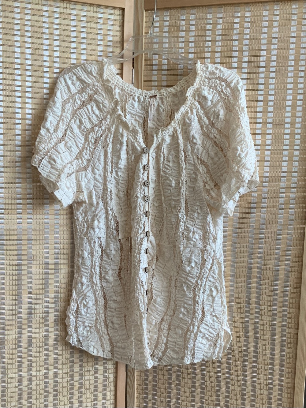 Free People Cream Button-Front Lace Textured Short Sleeve Blouse